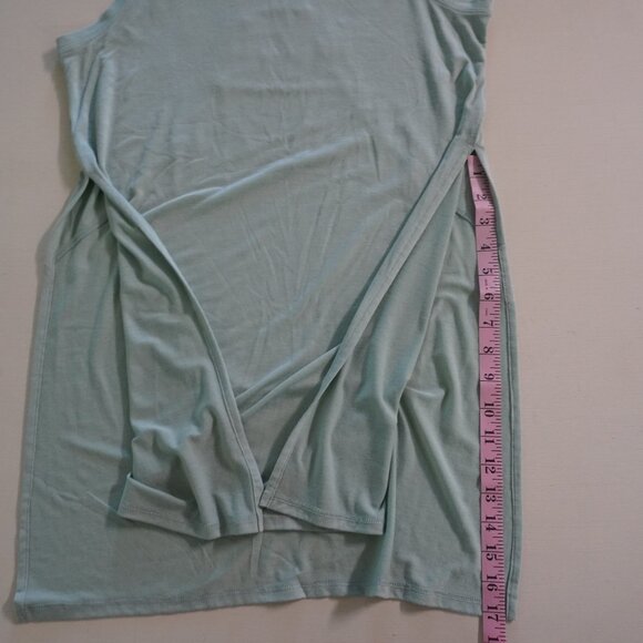 Old Navy Performance Long Tank - Picture 5 of 8